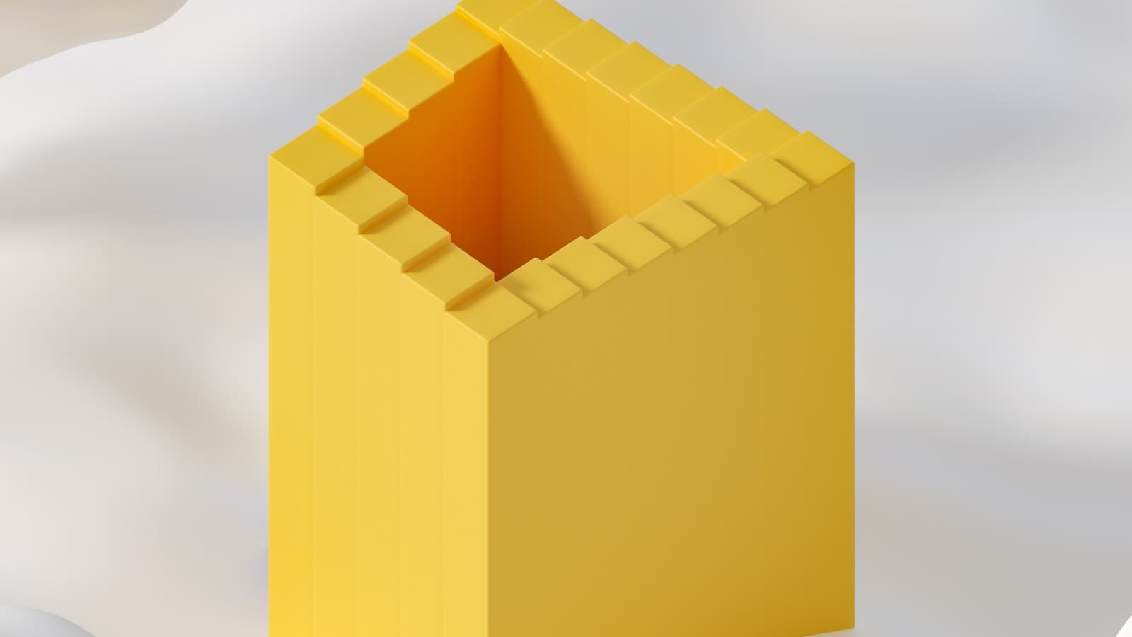 Kostka masła w papierze na drewnianym blacie kuchennym