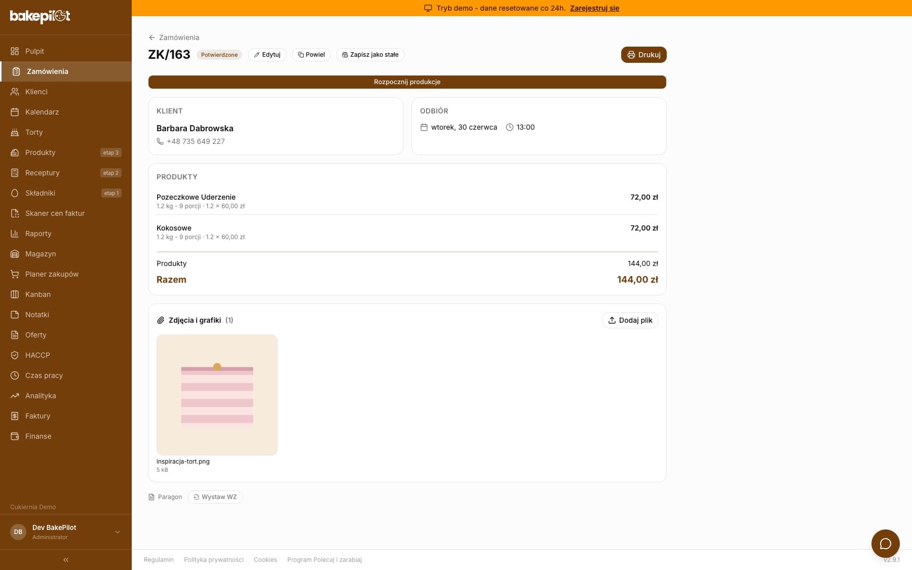 Karta zamówienia z sekcją „Zdjęcia i grafiki” i miniaturą dołączonego zdjęcia